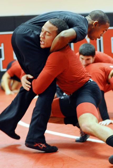 Colton Palmer, junior at 157 lbs, wrestles with Darius Little, junior at 133 lbs, during practice on Wednesday, Nov. 4. Palmer will take the spot of Darrion Caldwell at 149 this season after Caldwell injured himself. Photo by Luis Zapata