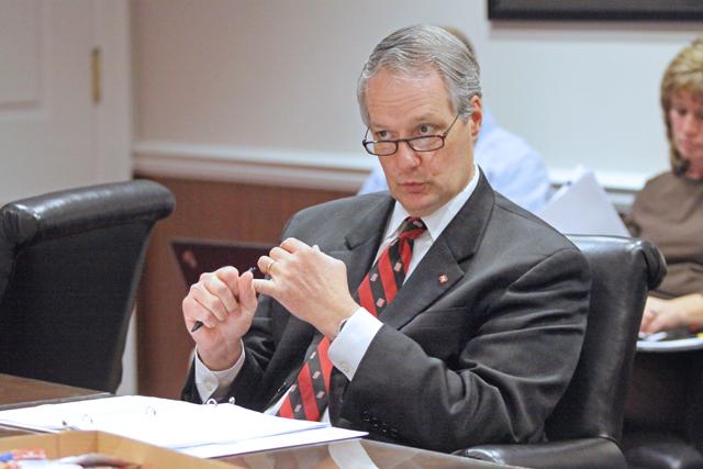 At the budget advisory meeting in Holladay Hall on Wednesday, interim provost Warwick Arden leads the discussion about undergraduate admissions and enrollment growth funding. Photo by Mikayla Craig.