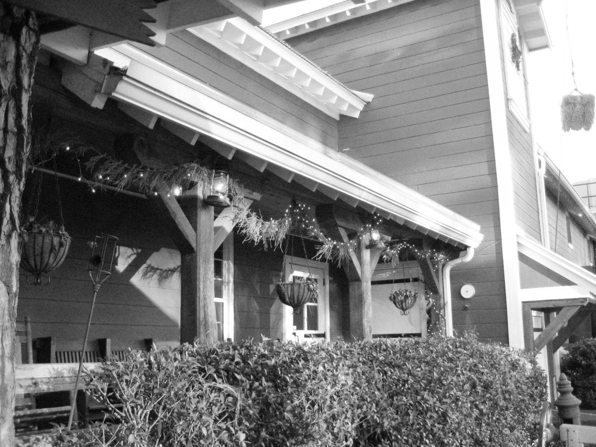 Angus Barn, 9401 Glenwood Ave., offers dry-aged steaks and an old-time atmosphere. The restaurant has won awards for its chocolate chess pie and blackberry cobbler.