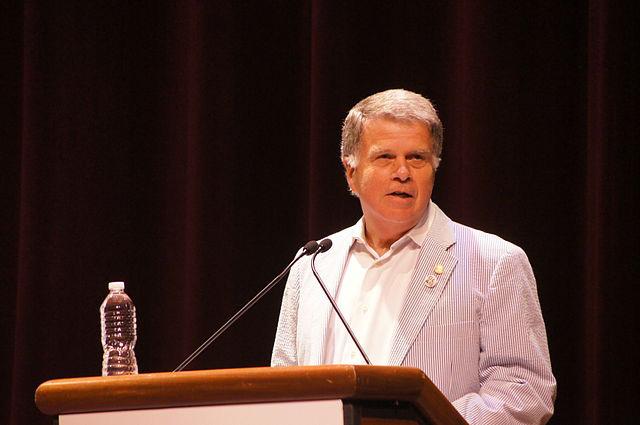 2014 commencement speaker named