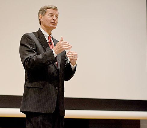 Kelly S. King, Chairman &amp; Chief Executive Officer of BB&amp;T Corporation, speaks on the topic &#8220;Positive Leadership in Challenging Times&#8221; at Poole College Dean&#8217;s Executive Series on Wednesday. He enlisted the values that one should follow, including honesty, justice, etc, to be a leader and encouraged the audience to take initiative in the life and passionately work towards achieving it.