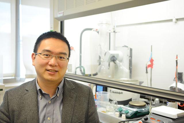 Profesoor Zhen Gu, assistant professor in the Biomedical Engineering department at N.C State, is the recepient of the 2015 "Pathway Award" from the American Diabetes Association. His research focuses on creating synthetic materials that mimic the function of pancreatic cells to release insulin at the right time. He has students from various majors working together on his unique idea in his research lab.