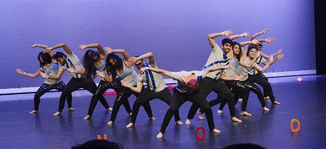 Virginia Tech Junoon swerve to their mashup of Bollywood songs and American music at Oak City Revolution, a Bollywood dance competition hosted by Ektaa. The money raised from this event is for benefitting Pratham USA and Teaching for Tomorrow. The event took place in Stewart Theatre on April 2, 2016.