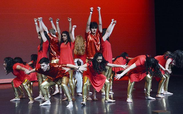 Rangeela from University of Alabama perform at Oak City Revolution. This event was hosted by Ektaa and took place in Stewart Theatre on April 2, 2016. The money raised from this event is for benefitting Pratham USA and Teaching for Tomorrow.