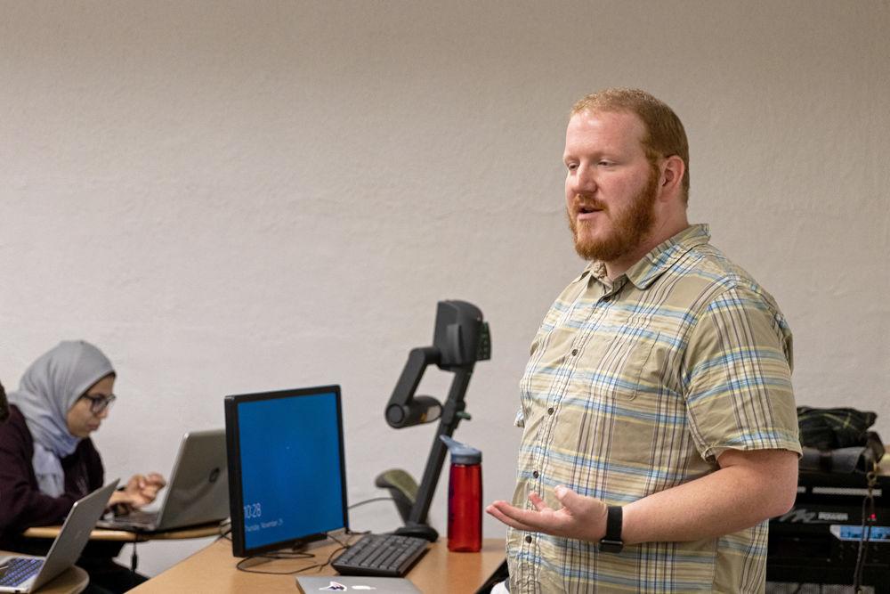 Instructor James Wils teaches his first year inquiry section of Modern American History in Winston Hall on Thursday, Nov. 29, 2018. The First Year Inquiry Program is geared toward students looking to take general education classes their first year.