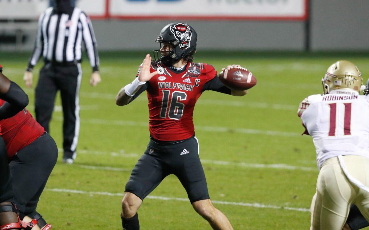 N.C. State quarterback Bailey Hockman (16) prepares to pass during the first half of N.C. State&#8217;s game against Florida State at Carter-Finley Stadium in Raleigh, N.C., Saturday, Nov. 14, 2020.