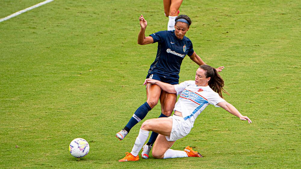 NC Courage forward Lynn Williams loses possession against the Houston Dash on Saturday, Sept. 12, 2020 at WakeMed Soccer Park. Williams scored one goal and assisted on another as the Courage won 4-3.