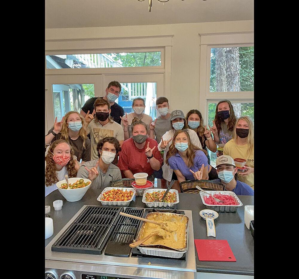 Viral Raleigh couple hosts free meals for students