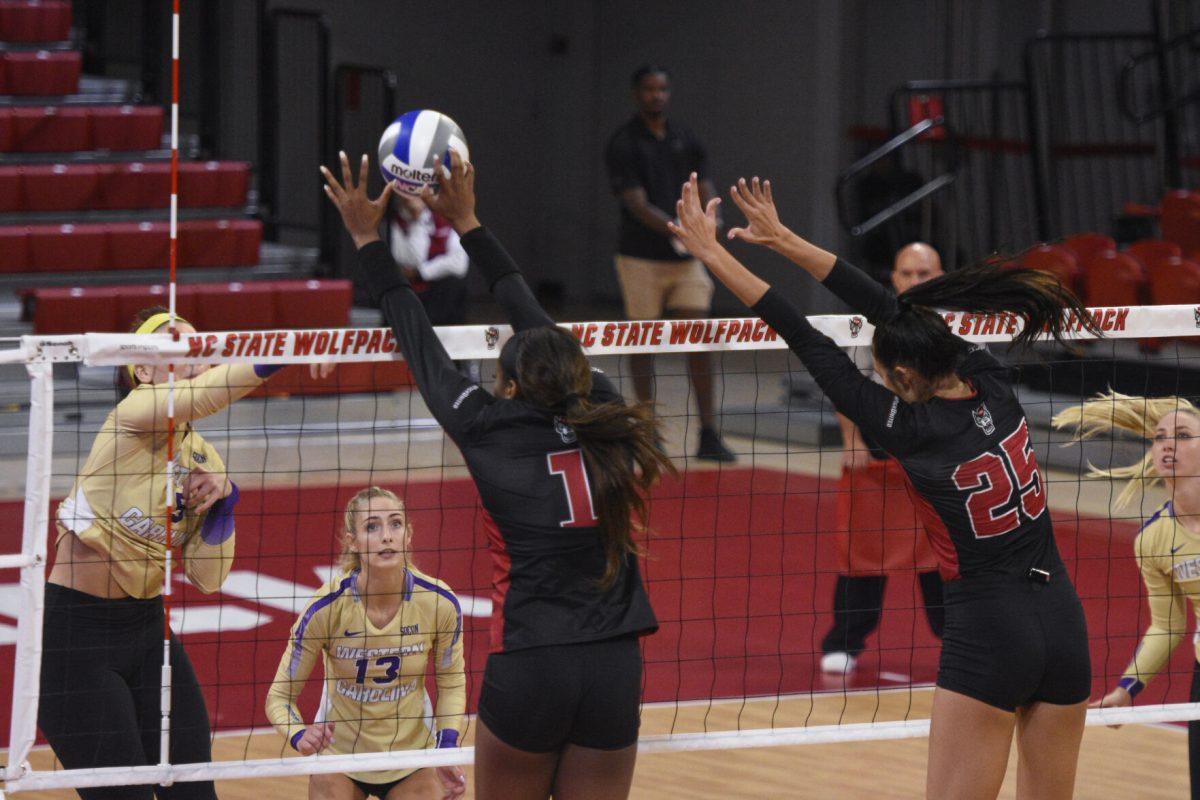 Redshirt sophomore outside hitter Madison Williams blocks a spike versus WCU on Friday, Sept. 9, 2022 in Reynolds Coliseum. Williams had two digs during NC state&#8217;s 3-0 loss to the Catamounts.