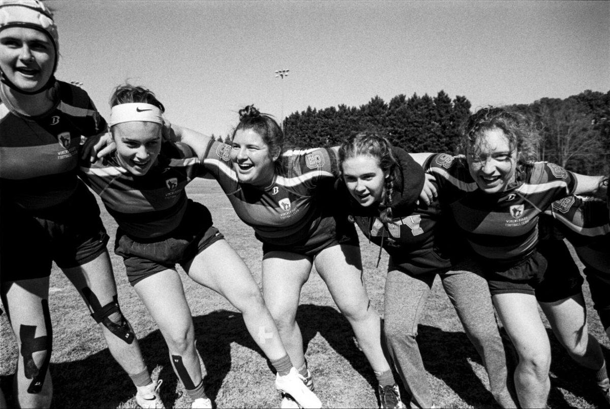 Prematch hype circle. From left to right: Chole Lum, Liz Steffen, Paige Neiman, Abby Hall, El Lawton