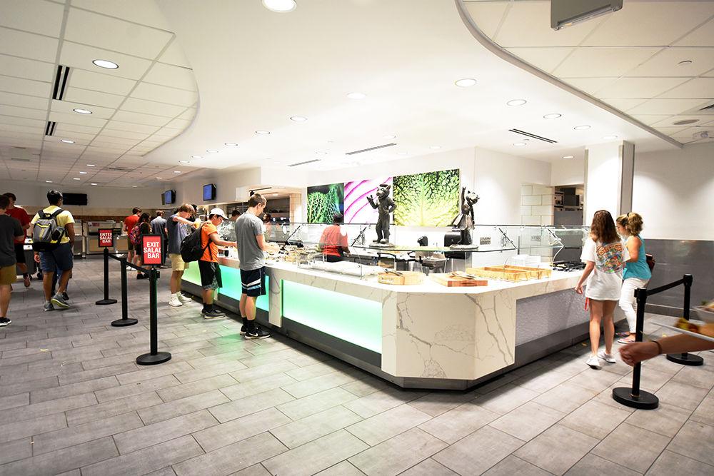 Students get food at Fountain Dining Hall on Monday, Sept. 9, 2019.