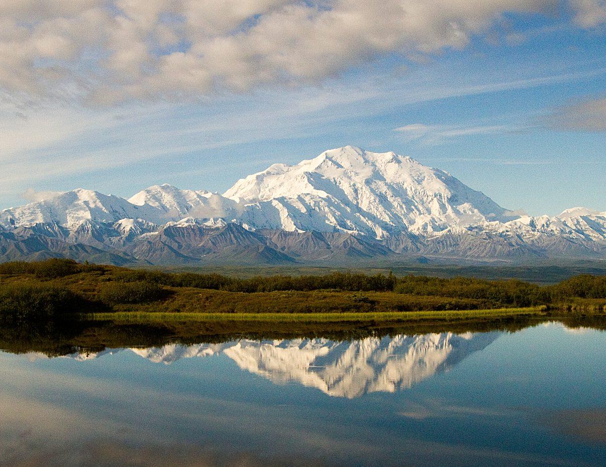 Wonder_Lake_and_Denali.jpg